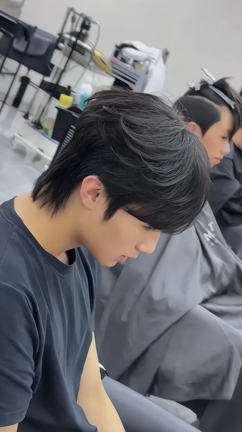 男生中長髮｜男生燙髮 層次長瀏海｜男士燙髮專門Mark｜TiAM 中壢中正店