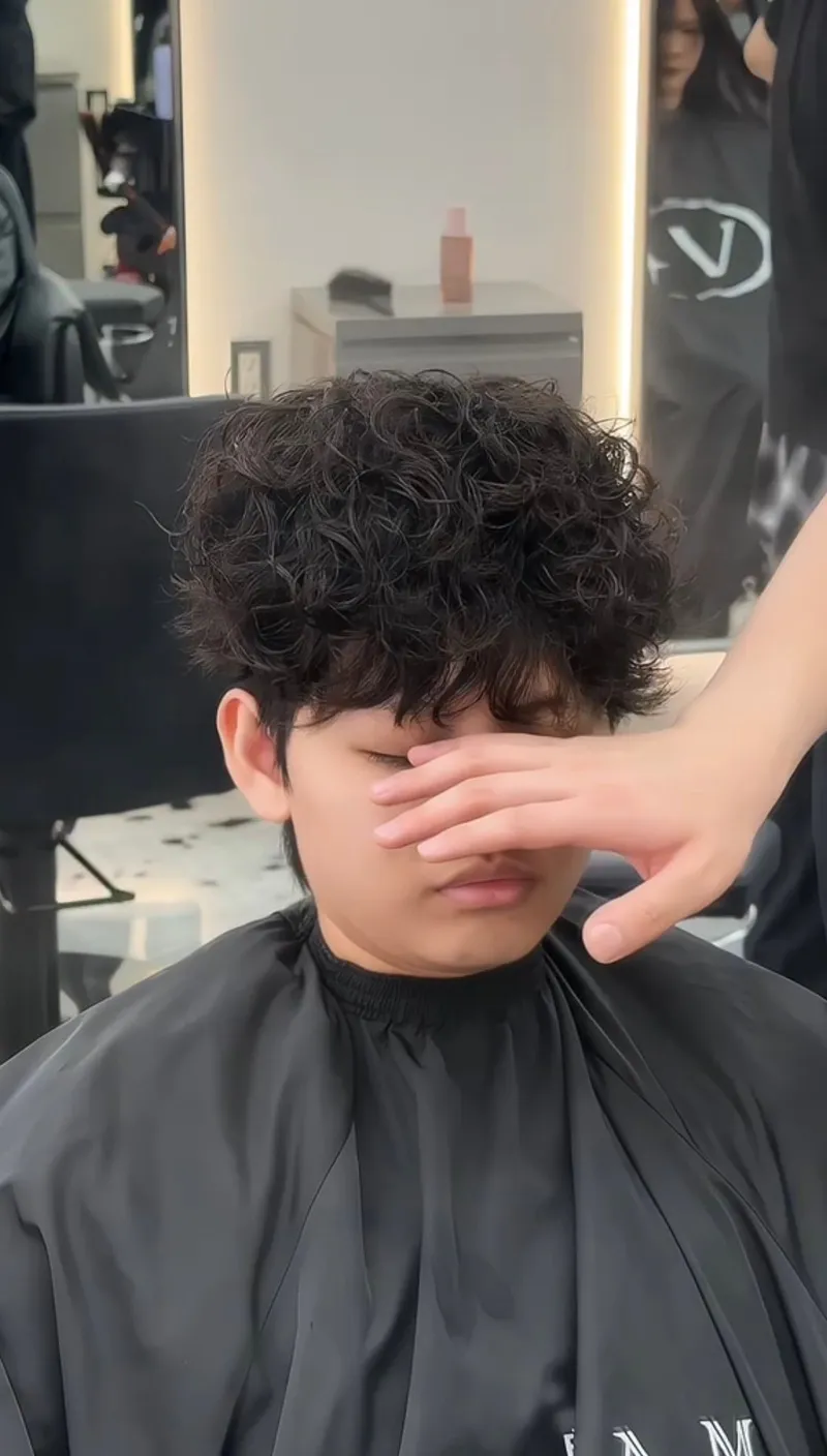 羊毛捲｜男生燙髮 黑髮細捲｜男士燙髮專門Mark｜TiAM 中壢中正店