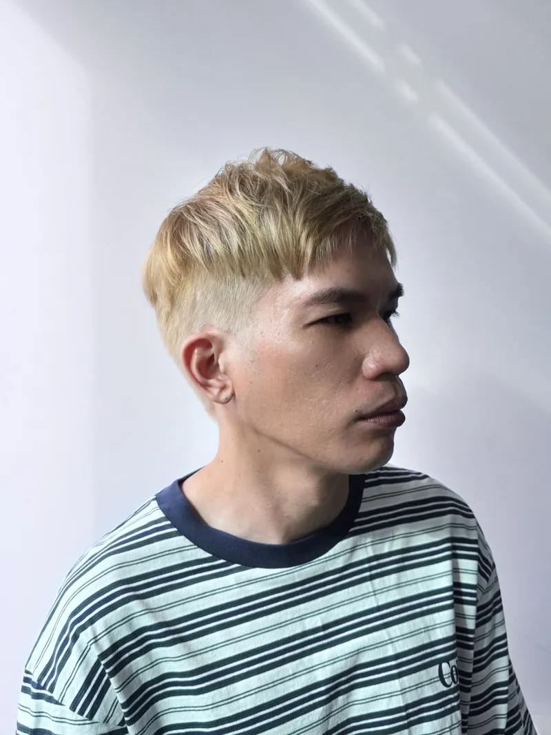中壢男生漂髮｜亮金棕削邊短髮清爽好整理｜Yuni｜TiAM 中壢延平店