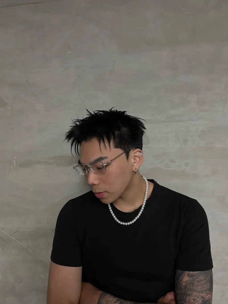男生韓系紋理短燙｜深黑修顏好整理｜繁豪｜TiAM 中壢延平店