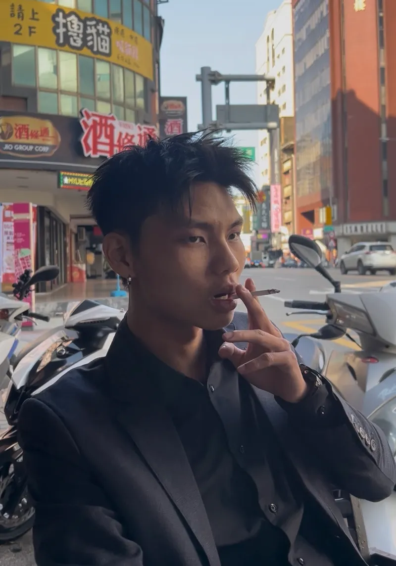 男生韓系紋理燙｜自然黑捲蓬鬆短髮｜繁豪｜TiAM 中壢延平店