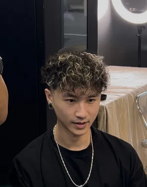 男生漂染歐美捲｜亮金挑染蓬鬆短髮｜繁豪Fan｜TiAM 中壢延平店 22