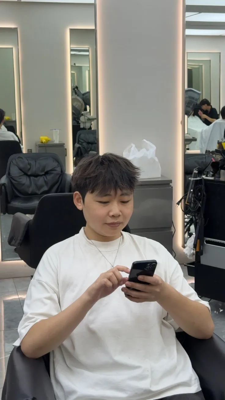 中壢男生燙髮韓系微捲｜深黑短髮自然蓬鬆｜Henry｜TiAM 中壢中正店