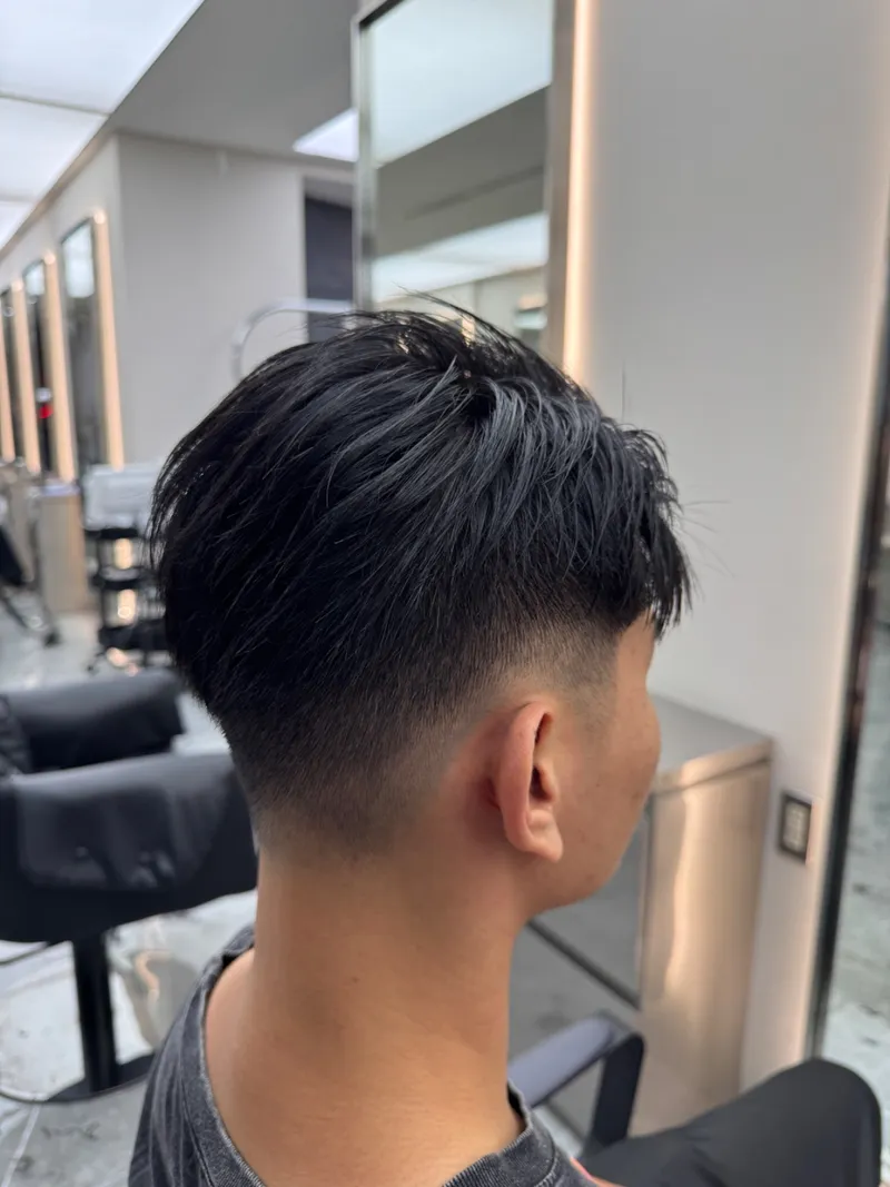 男生漸層短髮｜俐落黑髮紋理上層｜Mimi｜TiAM 中壢中正店