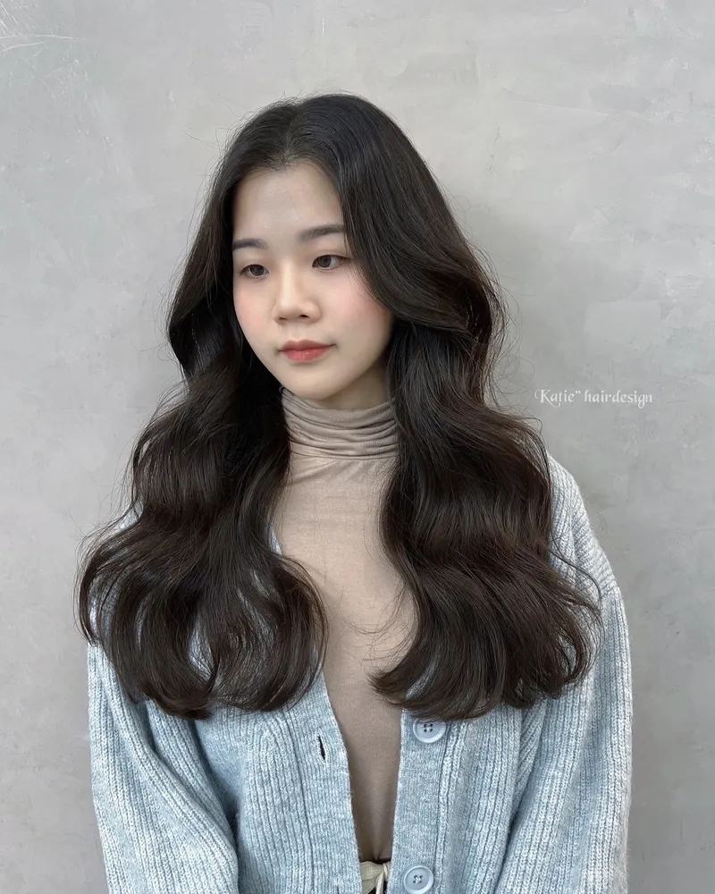韓系微捲大波浪長髮｜深棕中分氛圍感｜Katie 凱蒂｜TiAM 中壢中平店