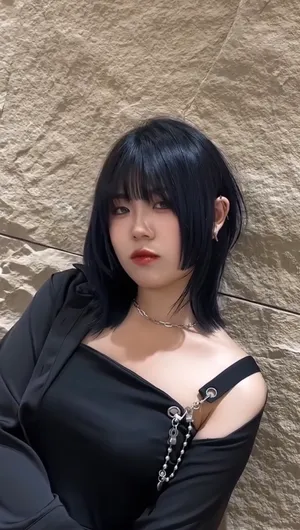 及肩內彎中長髮｜深黑霧感氣質造型｜Yina｜TiAM 桃園民生店 1