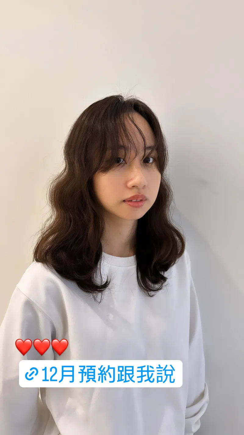韓式中長髮燙捲｜棕色八字瀏海空氣感｜Vida你的髮型小教母｜TiAM 中壢中正店