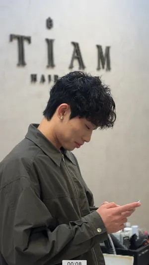 男生微捲燙短髮｜黑髮蓬鬆紋理造型｜Vida你的髮型小教母｜TiAM 中壢中正店 3