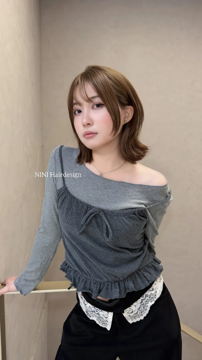 棕色及肩層次燙｜外翻露肩鎖骨髮｜Nini｜TiAM 中壢中平店