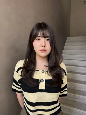 棕色微捲瀏海中長髮｜韓系女生｜Nini｜TiAM 中壢中平店 2