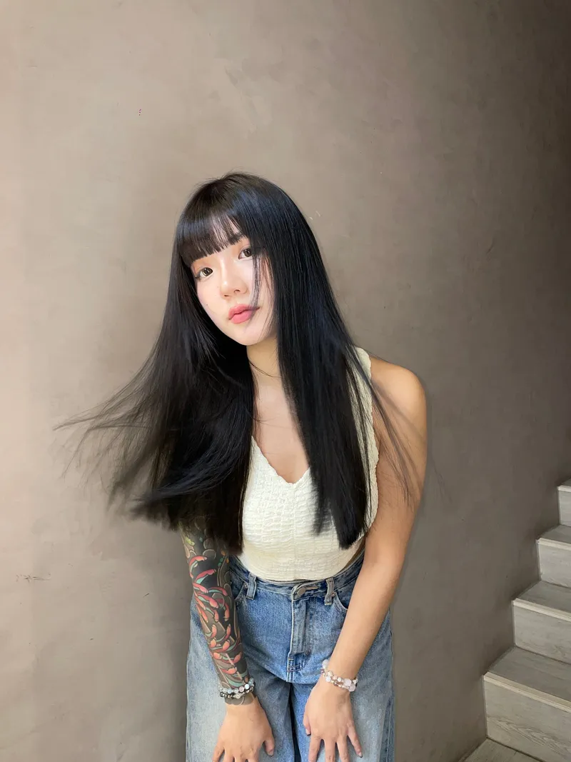 黑髮接髮長直髮｜及腰自然瀏海造型｜Nini｜TiAM 中壢中平店