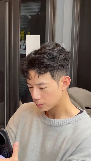 男生背頭漸層｜黑髮俐落削邊側面｜Sasa_TiAM｜TiAM 中壢延平店 3