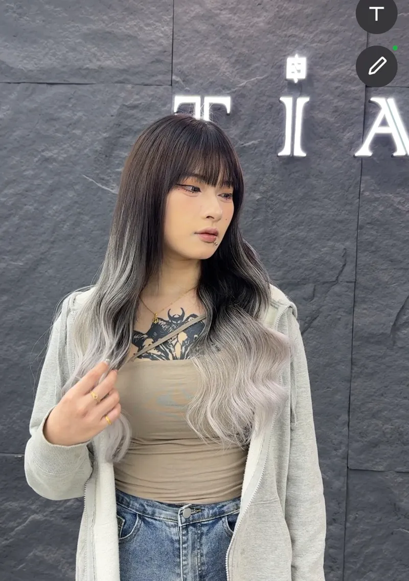 霧灰漂髮設計染｜深根灰系瀏海長髮｜Nina｜TiAM 中壢中正店