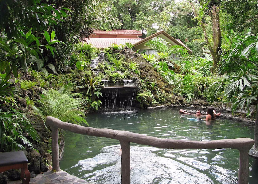 Thermomineral hot springs in Arenal, included with the horseback tour.