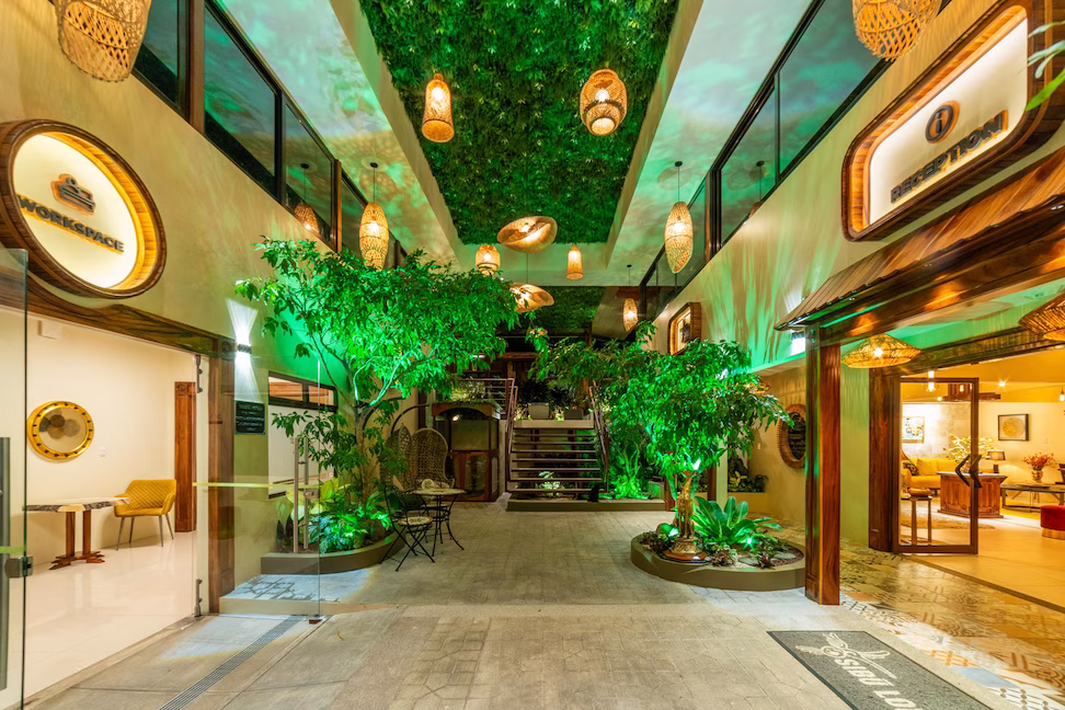 Main entrance with gardens and lighting at Sibu Boutique Hotel in Monteverde