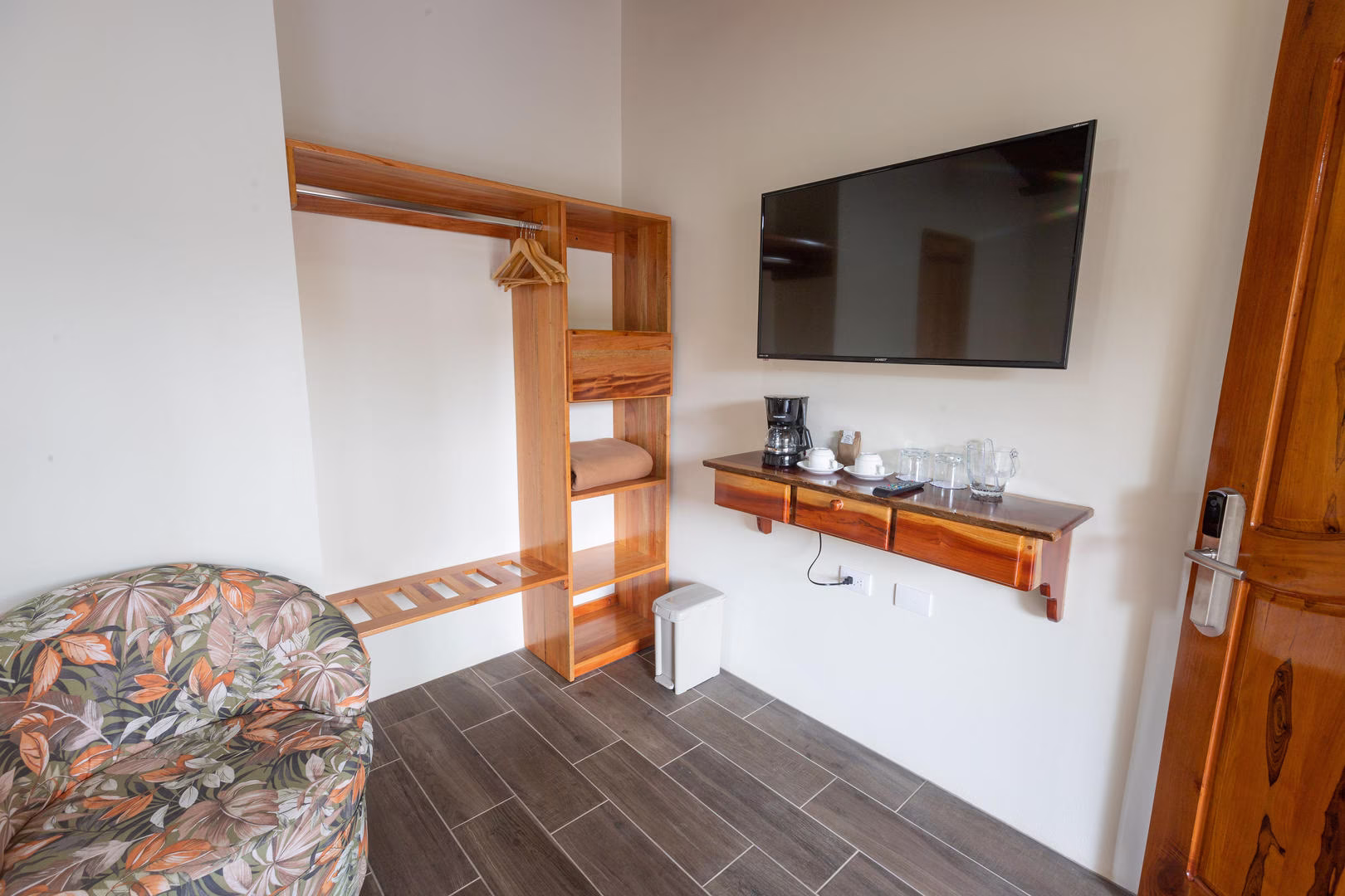 Guaria room amenities at Sibu Boutique Hotel in Monteverde