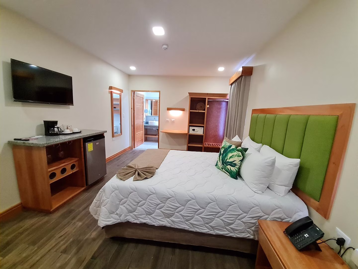 Forest Superior queen room at Sibu Boutique Hotel