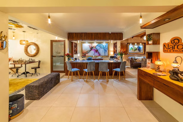 Front desk with guest seating at Sibu Boutique Hotel in Monteverde
