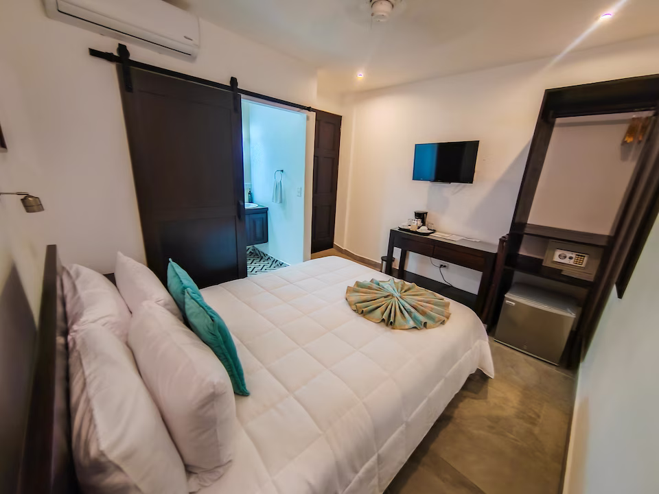 74ac91cb 73c5 4d78 ba4b a01e62264a5c superior room