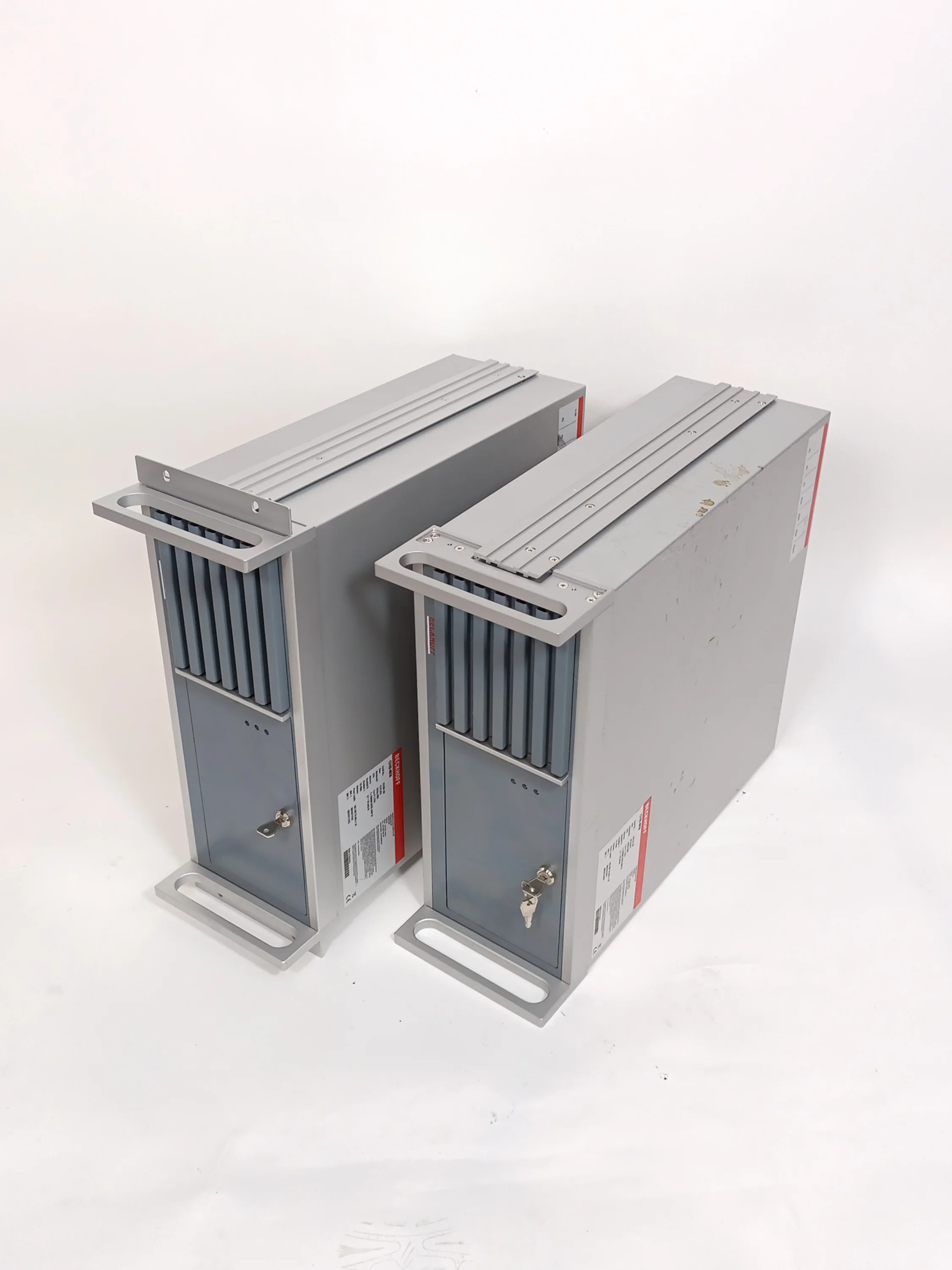 2x industrikabinetter