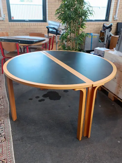 Magnus Olesen bord Ø140cm