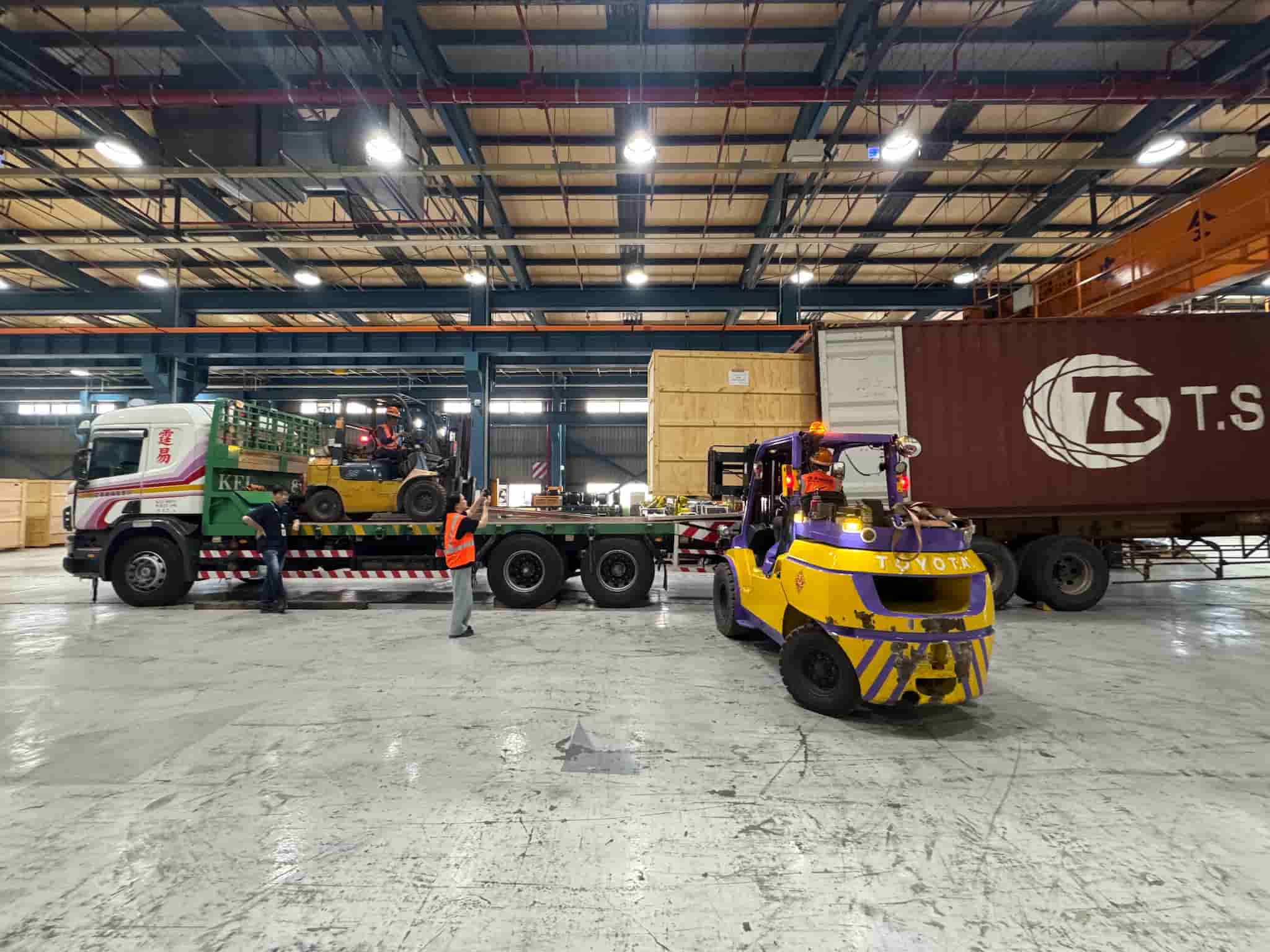 貨櫃裝卸平台（卡車貨櫃平台） 相片 3