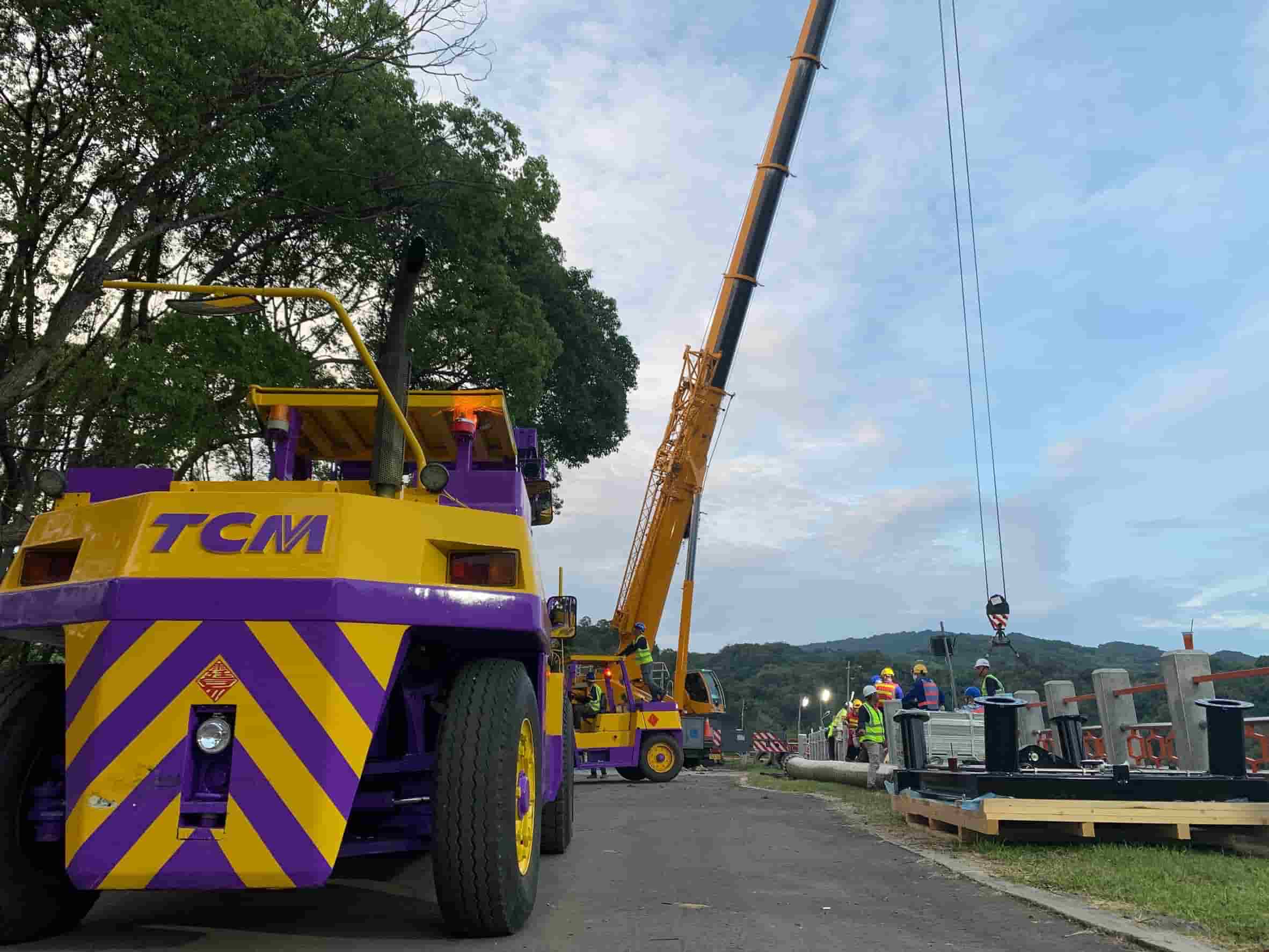 鯉魚潭清淤船吊裝作業 相片 2