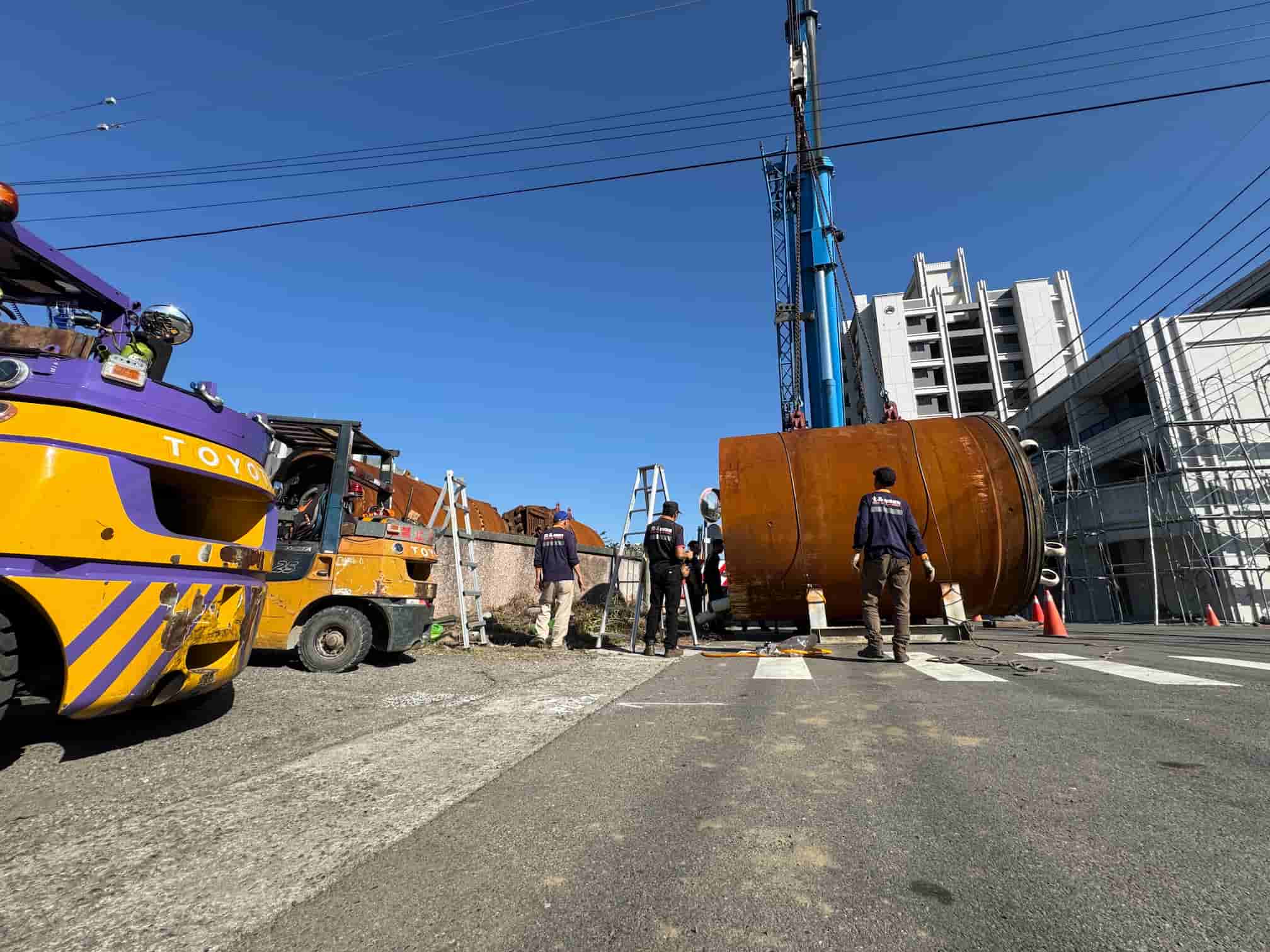 潛盾機吊掛裝櫃出口 BBK 首圖