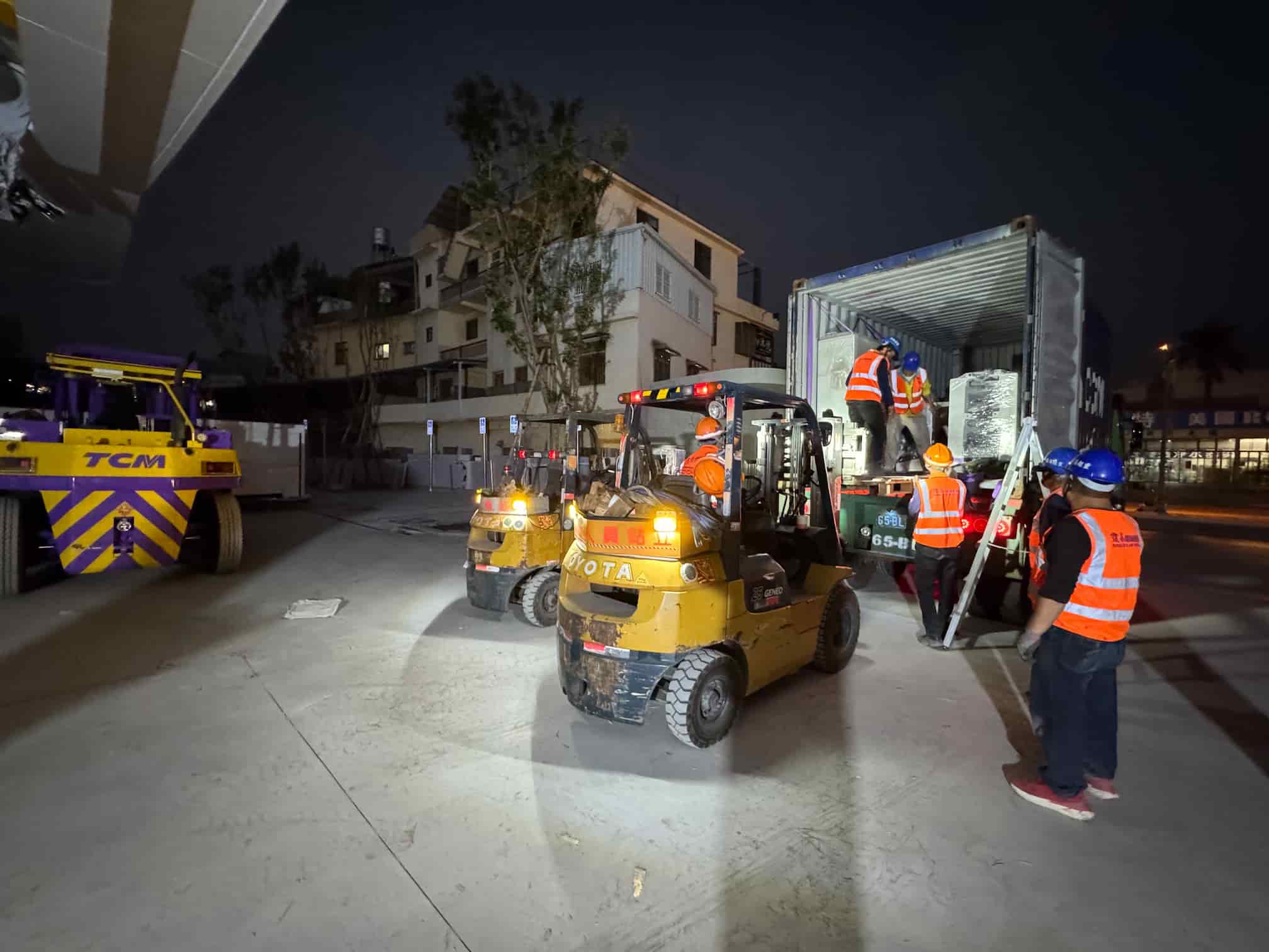 雷射切割機＋1對2自動倉儲 相片 4