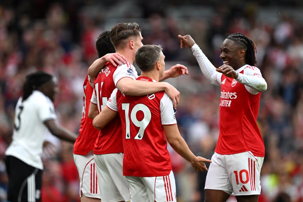 Arsenal thrash Fulham as they march towards Title 
