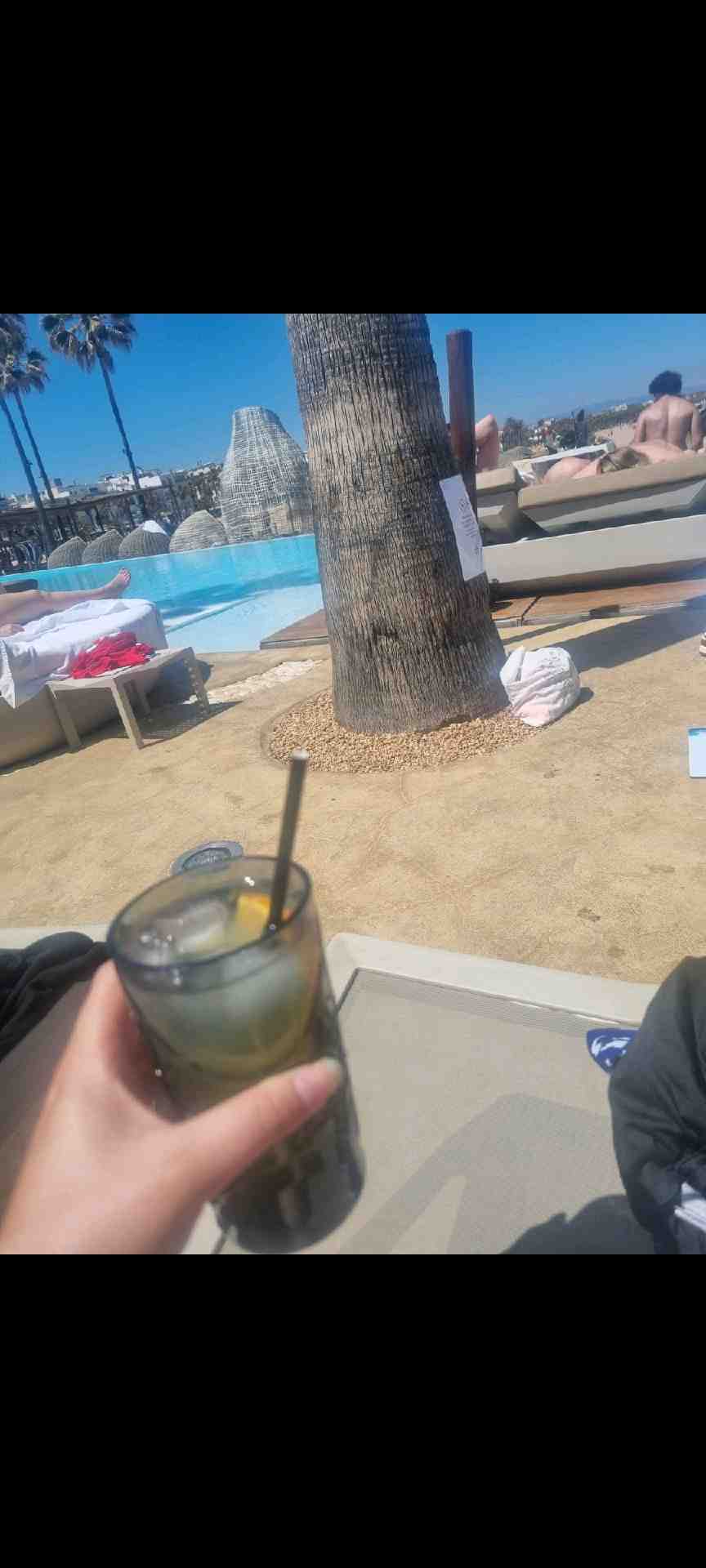 Community photo of a Sex on the Beach cocktail: Samen met Emma een dagje bij een beach club in Valencia. Heerlijk cocktailtje tijdens deze hitte. ~ Marina beachclub