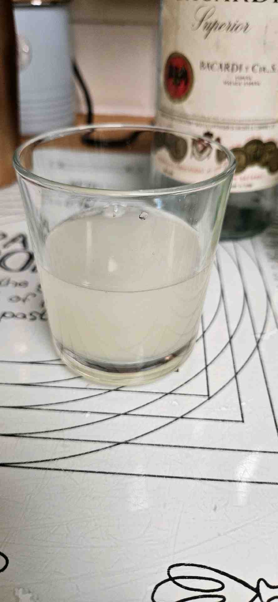 Community photo of a Daiquiri cocktail: Wow, 1st time trying one of these, I think for me on my personal taste maybe a little less lime and a bit more rum 😋