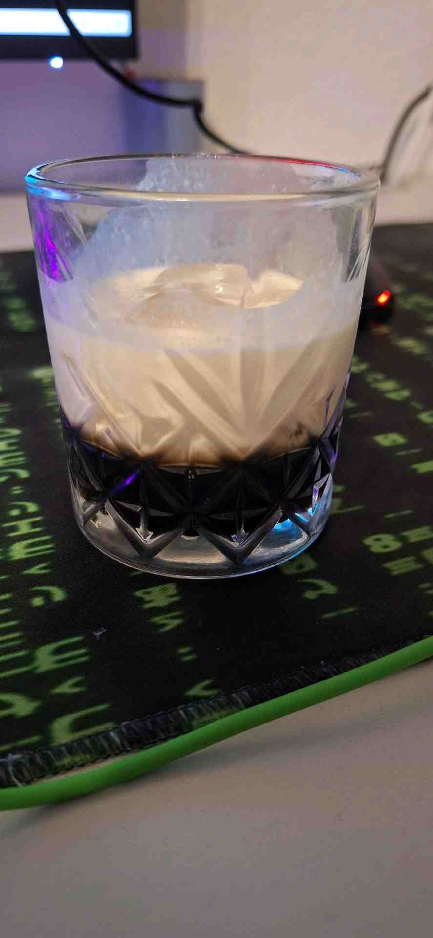Community photo of a Sombrero Cocktail cocktail: Drinking straight heavy cream for the first part its kinda strange but I works well with the Coffe liquor.