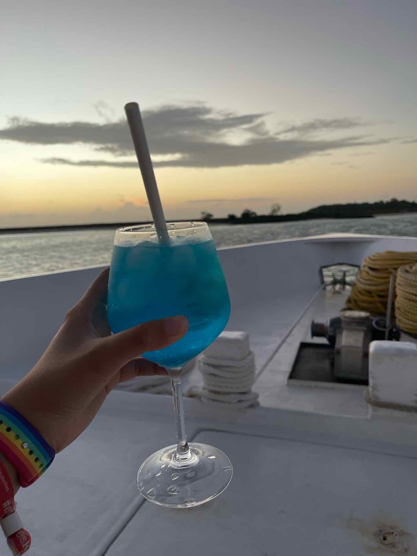 Community photo of a Blue Lagoon cocktail: Wenig Alkohol Geschmack bissle Sweet