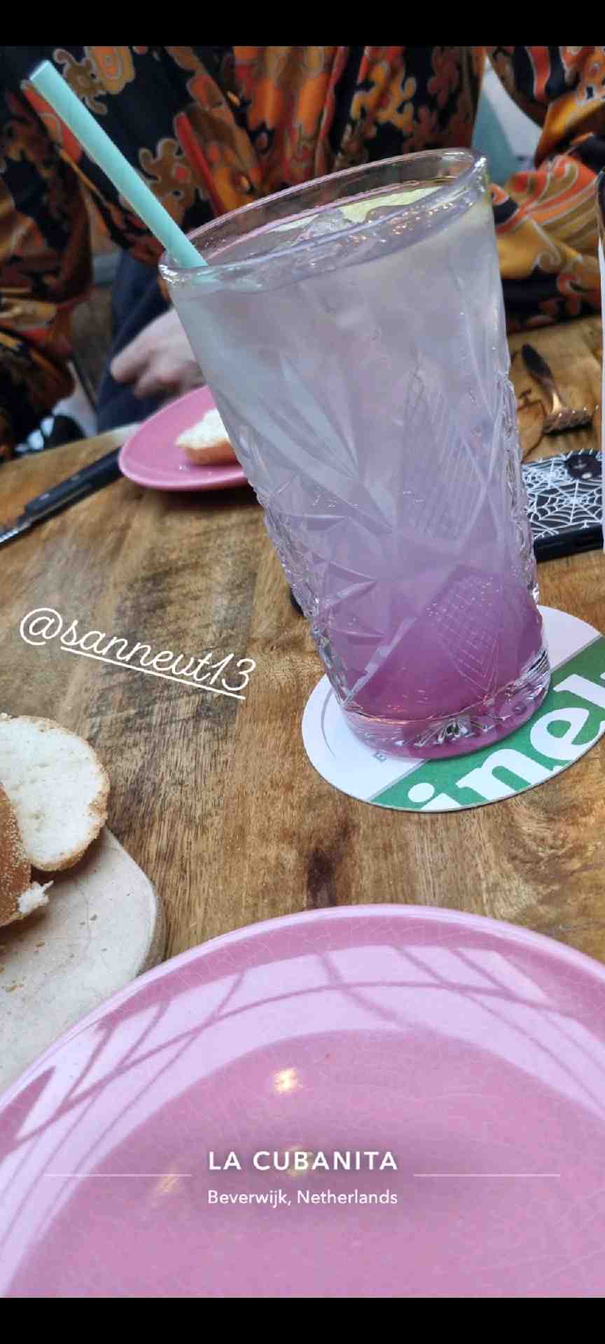 Community photo of a Elderflower Spritz cocktail: Net iets anders dan een normale spritz. Heerlijke cocktail, niet te zoet, perfect! En dat voor maar 5 euro... ~La Cubanita Beverwijk