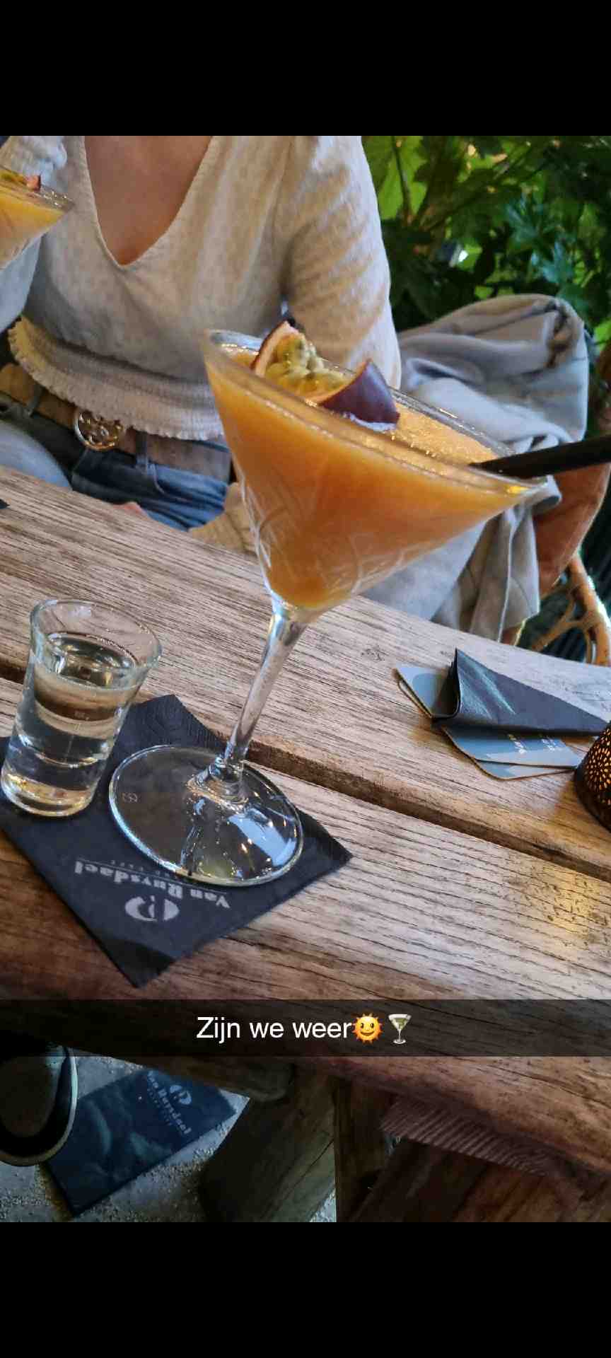Community photo of a Frozen Pornstar Martini cocktail: Avondje met Mirel. Blijft toch een favorietje! ~ Ruysdael