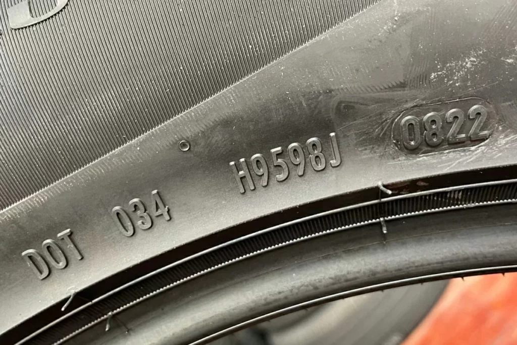 Delinte DH2 225/60R17 — Speedy Mobile Cape Coral