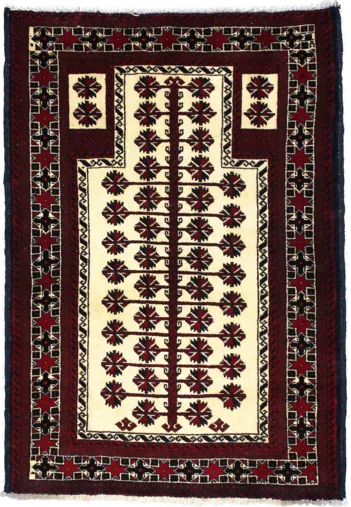 Handmade Persian rug of Turkoman style in dimensions 145 centimeters length by 101 centimetres width with mainly Beige and Red colors