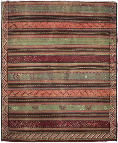 Handmade Persian rug of Sumak style in dimensions 200 centimeters length by 163 centimetres width with mainly Green and Purple colors