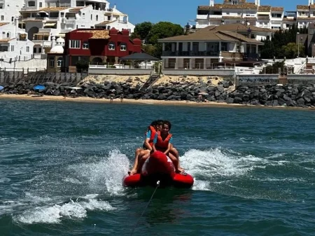 Banana Boat en El Portil, en Huelva: ¡la actividad del verano!
