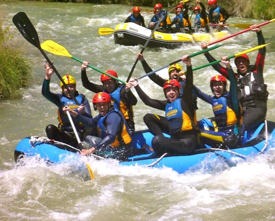 Rafting para principiantes: consejos, seguridad y qué esperar