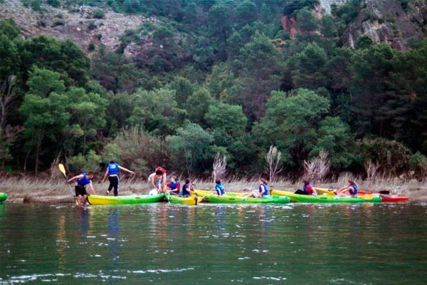 Piragua haz la mejor ruta del ebro catalan de miravet a benifallet 12 km — Kayak ebro miravet