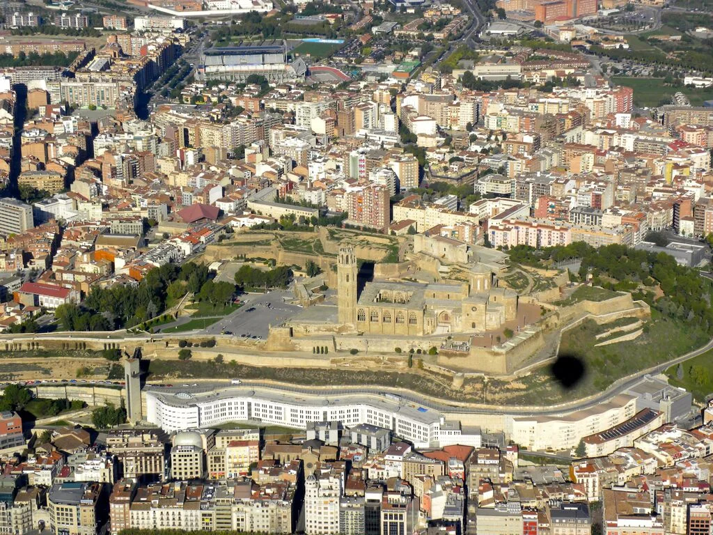 Vuelos en globo paseos en globo por la ciudad de lleida — Globo lleida