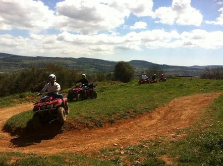 Excursión en quad de medio día en el Penedès