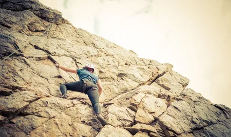 Escalada deportiva en la Sierra de Aracena