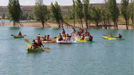 Alquiler de piragua en el embalse de Linares
