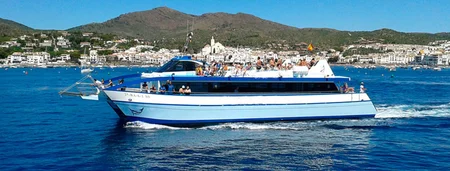 Barco al Parque Natural Cap de Creus, faro y mundo Dalí
