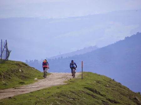 Descenso en bici desde el monte Ibio hasta Suances
