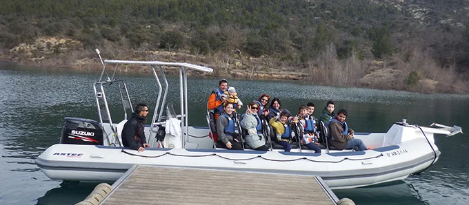 Mont rebei en barca barca por el congost de montrebei — Barca montrebei