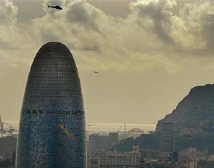 Vuelo en helicoptero en barcelona vuelo skytourbcn 12 min — Helicoptero barcelona agbar
